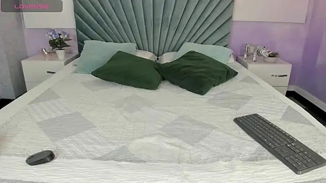 Snapshot of JulietSofia chatting on September 2025 03:51:01 AM JulietSofia online show from September 2025 03:51:01 AM