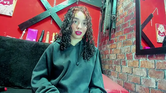 Snapshot of Tracy_KS chatting on November 2025 09:27:02 PM Tracy KS online show from November 2025 09:27:02 PM