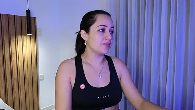 Snapshot of Isa_1207 chatting on September 2025 01:27:01 AM Isa 1207 online show from September 2025 01:27:01 AM