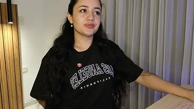 Snapshot of Isa_1207 chatting on October 2025 01:26:02 AM Isa 1207 online show from October 2025 01:26:02 AM