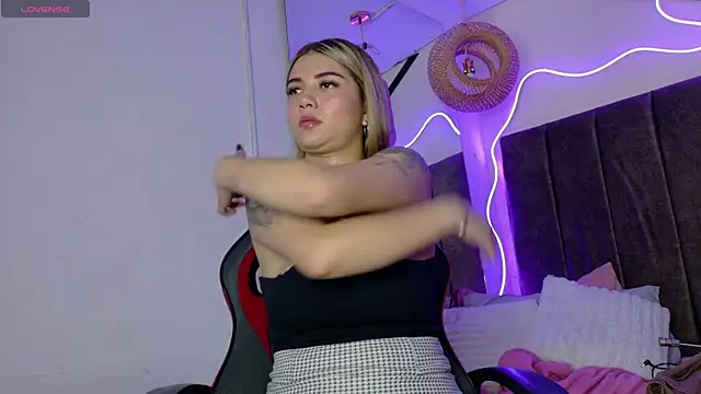 Snapshot of natasha__black chatting on September 2025 07:46:02 PM natasha black online show from September 2025 07:46:02 PM