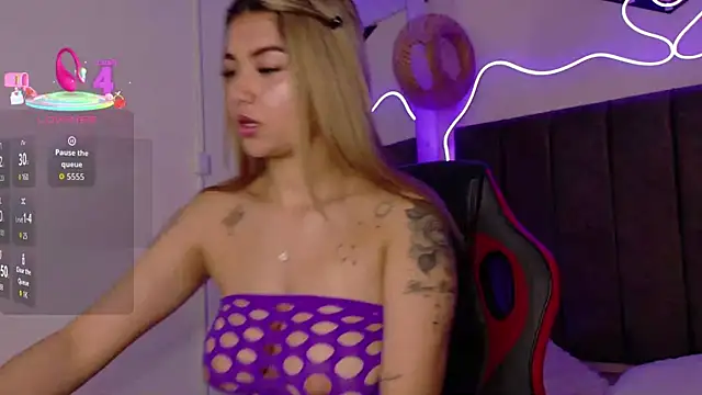 Snapshot of natasha__black chatting on September 2025 07:40:02 PM natasha black online show from September 2025 07:40:02 PM