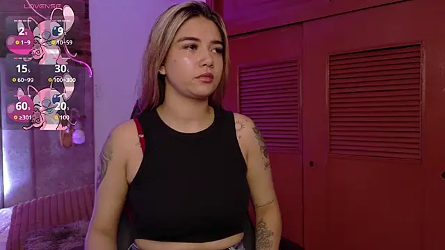 Snapshot of natasha__black chatting on October 2025 07:37:01 PM natasha black online show from October 2025 07:37:01 PM