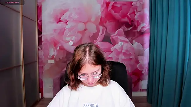 AngelinaLow online show from October 2025 11:28:02 AM