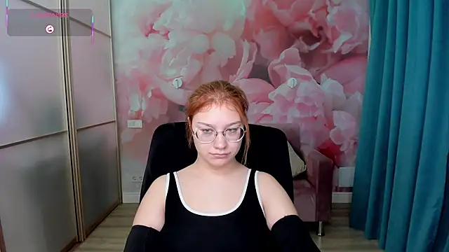 AngelinaLow online show from December 2025 12:36:01 PM