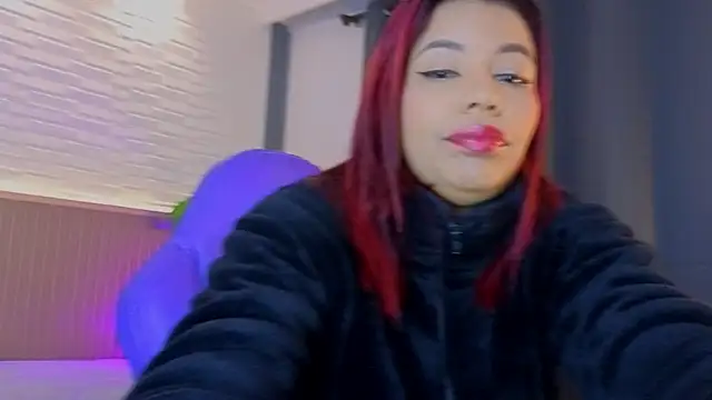 TiffanyWalk online show from October 2025 10:38:01 AM