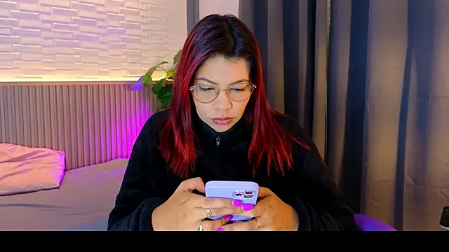 TiffanyWalk online show from October 2025 11:47:02 AM