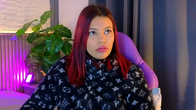 TiffanyWalk online show from November 2025 10:37:01 AM