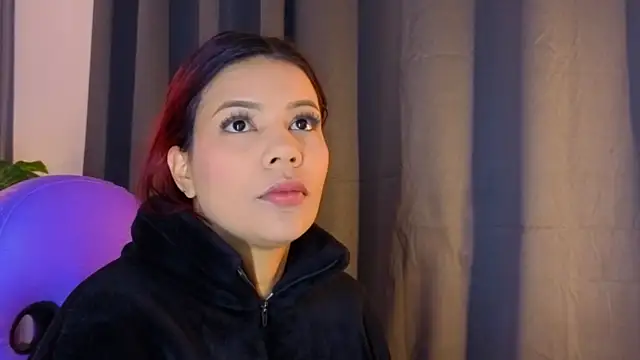 TiffanyWalk online show from November 2025 10:38:02 AM