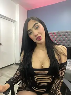 Snapshot of ChloeLambert chatting on March 2025 11:04:02 PM ChloeLambert online show from March 2025 11:04:02 PM