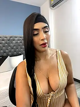 Snapshot of ChloeLambert chatting on September 2025 11:18:01 PM ChloeLambert online show from September 2025 11:18:01 PM