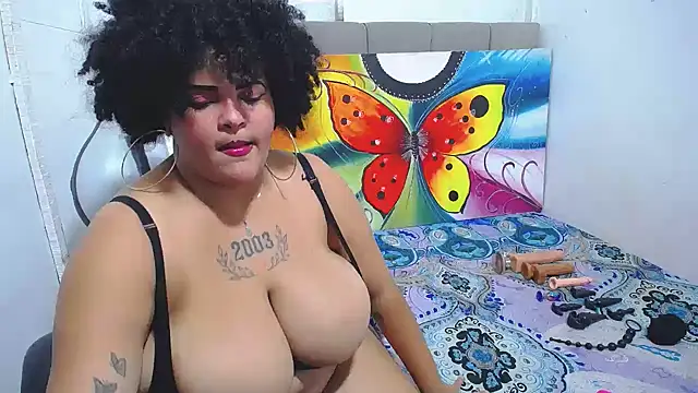 Snapshot of latina_bigboos25 chatting on September 2025 02:33:01 AM latina bigboos25 online show from September 2025 02:33:01 AM