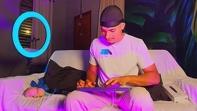 LiamByrne online show from December 2025 04:07:02 AM