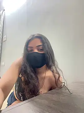 Lolaa  Sharma online show from March 2025 06:42:01 PM
