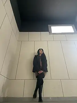 linger-23 online show from March 2026 05:44:01 AM