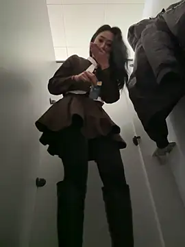 linger-23 online show from March 2026 05:32:02 AM