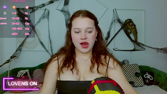 Cute kitty- online show from October 2025 07:45:01 AM