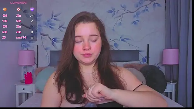 Cute kitty- online show from December 2025 08:16:02 PM