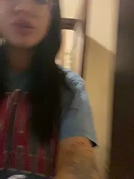 Karen Holmss online show from March 2025 10:21:02 PM