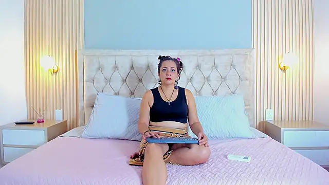 Hera goddesss online show from September 2025 07:16:01 PM