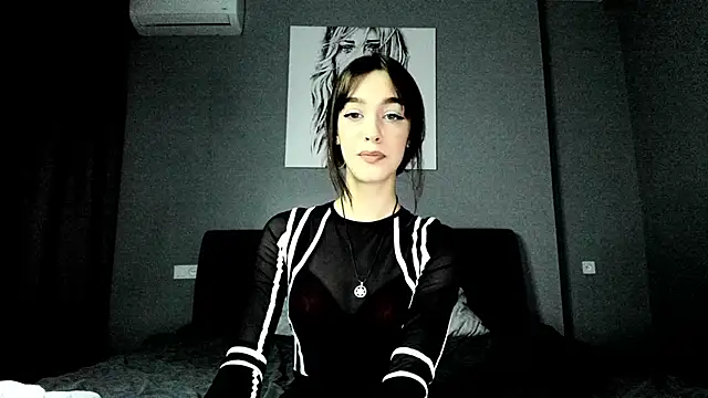 Elli Lourence online show from March 2025 08:32:02 PM