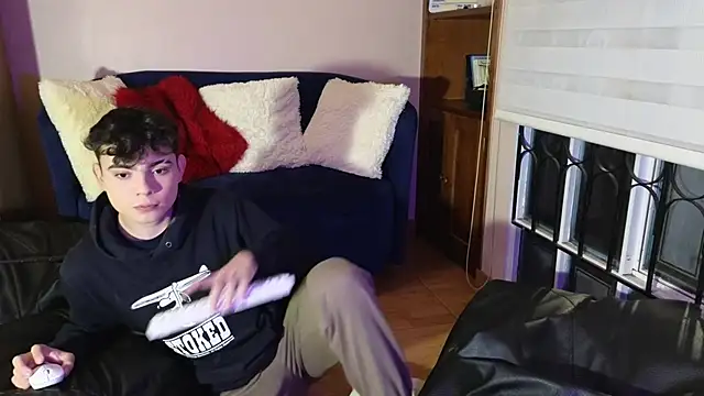 lukeboyce33 online show from January 2026 01:42:02 AM