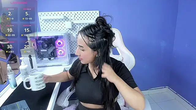 Alice 26  online show from October 2025 10:53:02 PM