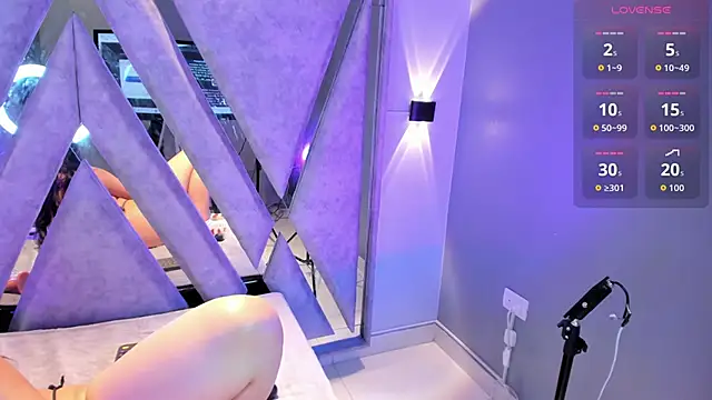 Alice 26  online show from March 2026 01:55:01 PM