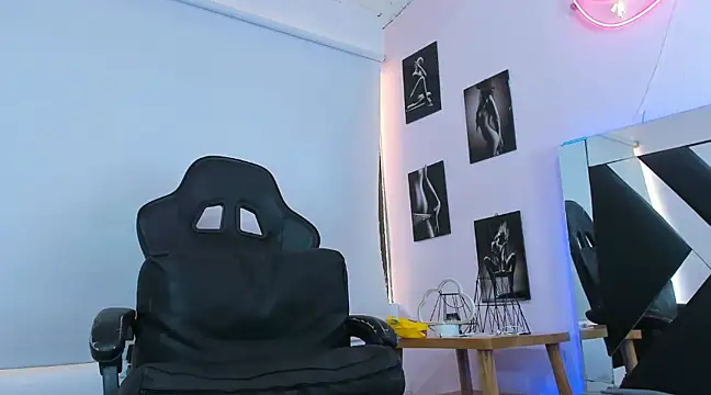 Snapshot of aurimel_valentina chatting on March 2025 07:06:02 PM aurimel valentina online show from March 2025 07:06:02 PM