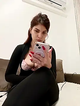 MeCherryy online show from November 2025 02:39:01 PM