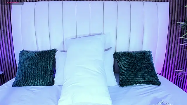 LauraCarther online show from February 2026 05:23:02 PM