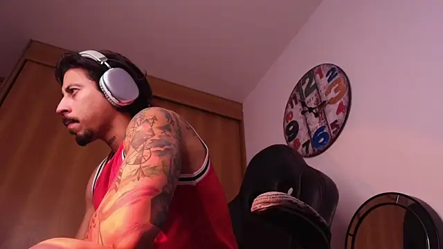 josemeirelesfox online show from October 2025 11:59:02 PM