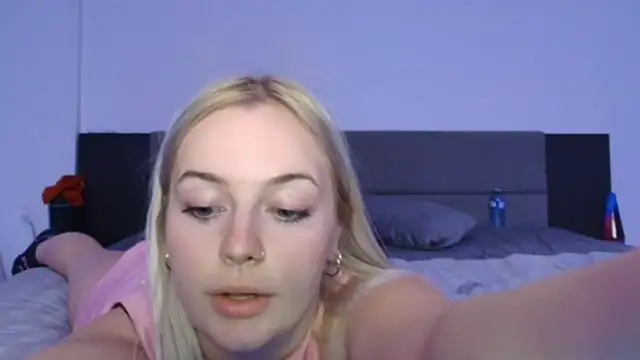Snapshot of margot_robbie7 chatting on September 2025 12:32:01 AM margot robbie7 online show from September 2025 12:32:01 AM