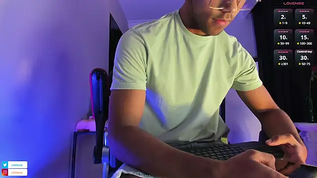 Snapshot of Colstorw_ chatting on September 2025 01:00:02 PM Colstorw online show from September 2025 01:00:02 PM