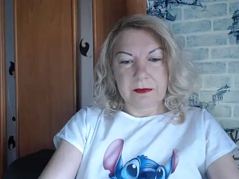 Lillia Ray online show from May 2026 06:21:02 AM