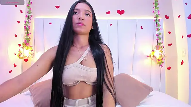 Snapshot of KarolHilton chatting on March 2025 03:30:02 AM KarolHilton online show from March 2025 03:30:02 AM
