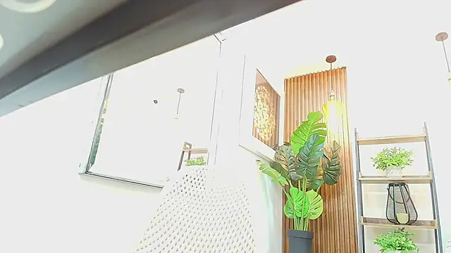 Snapshot of Coral_Lise chatting on September 2025 11:13:02 AM Coral Lise online show from September 2025 11:13:02 AM