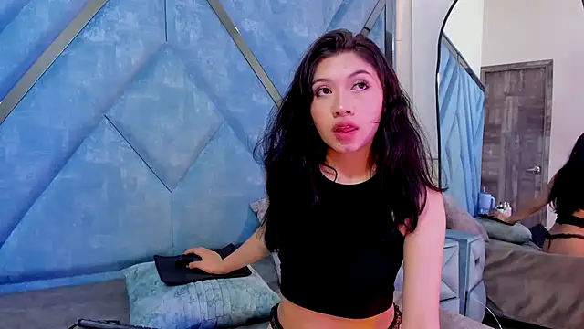 LauryAndNarem69 online show from October 2025 06:56:01 AM