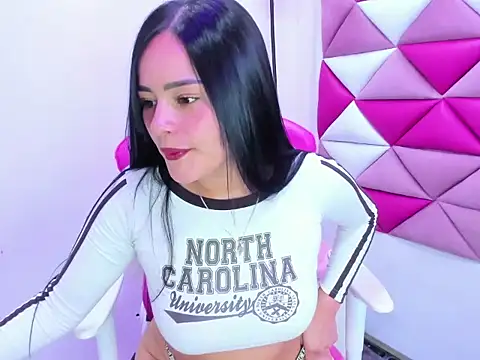 Lucy Brunno online show from January 2026 08:01:02 PM