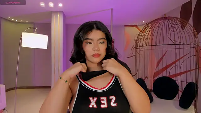 Snapshot of CandaseRussell chatting on October 2025 08:31:01 PM CandaseRussell online show from October 2025 08:31:01 PM