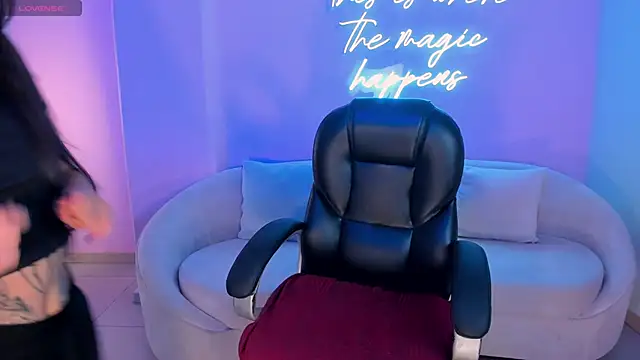 LarisaSmirnov online show from October 2025 04:34:01 AM