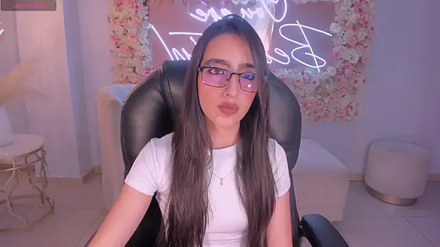 LarisaSmirnov online show from November 2025 05:20:01 AM