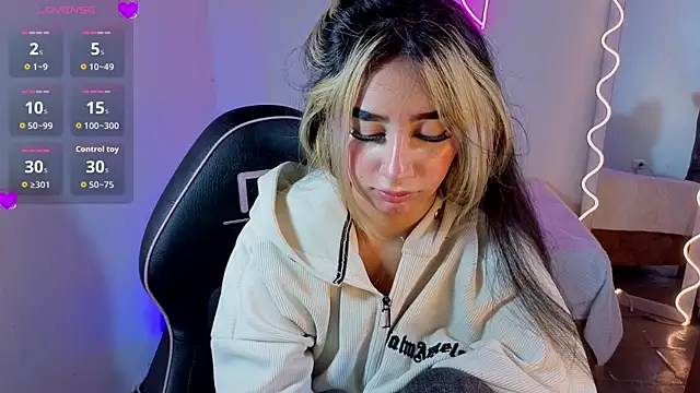 Malory tay1 online show from October 2025 06:54:01 PM