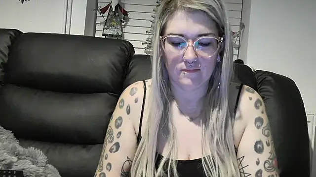 Sizzling Indie36 online show from December 2025 11:01:02 PM