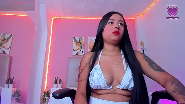 Snapshot of Molly_h0t chatting on October 2025 01:07:02 PM Molly h0t online show from October 2025 01:07:02 PM