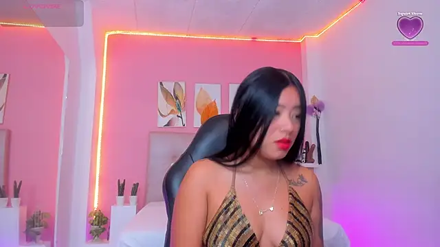 Snapshot of Molly_h0t chatting on November 2025 12:29:02 PM Molly h0t online show from November 2025 12:29:02 PM