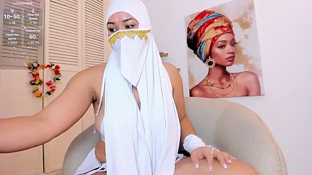 Snapshot of Layla_arabelle chatting on October 2025 08:30:02 PM Layla arabelle online show from October 2025 08:30:02 PM