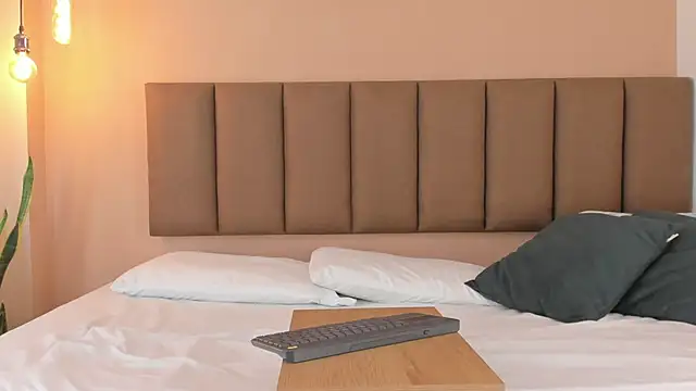 honeygray02 online show from October 2025 12:23:01 PM