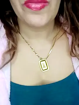 Maya-Moon online show from November 2025 03:48:02 PM