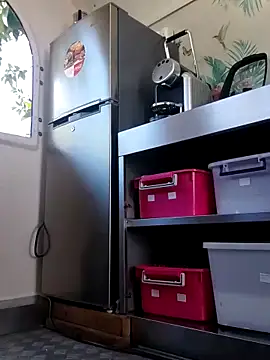 emiliemilf online show from March 2026 09:10:02 PM